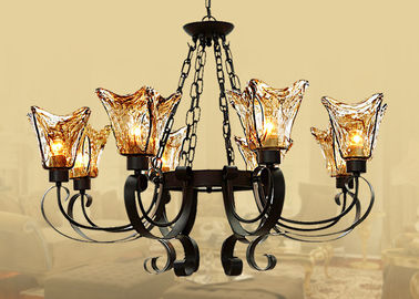 Lámpara decorativa casera ligera del hierro labrado del negro 8 con la sombra de cristal ambarina