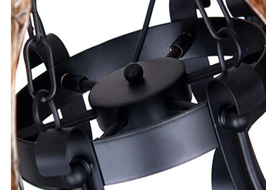 Lámpara decorativa casera ligera del hierro labrado del negro 8 con la sombra de cristal ambarina