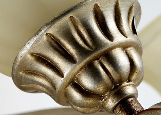 Estilo retro italiano de la lámpara grande ligera decorativa del hierro labrado 9 con el metal y el vidrio