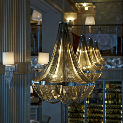 Luz interior moderna de la lámpara de la cadena del metal del color del níquel del cromo de la venta de la lámpara grande de lujo caliente del hotel para los chalets del hotel