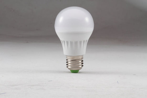 Lámpara 5W bombilla del poder más elevado LED de 400 lúmenes 2700K - 6500K, cubierta lechosa