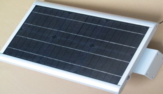 Altas luces de calle solares todas juntas al aire libre puras del blanco IP66 LED del lumen 50W