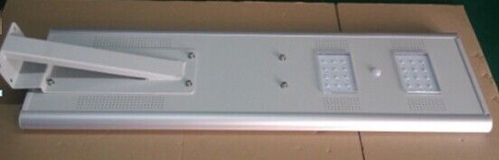 Altas luces de calle solares todas juntas al aire libre puras del blanco IP66 LED del lumen 50W